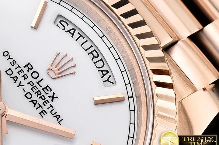 0912 RDD0218A – DayDate 40mm Casual 690